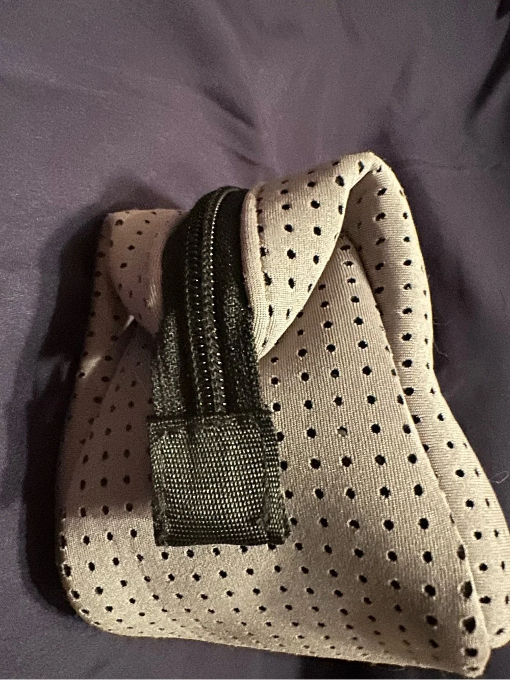 Mayamar NWT Perforated Neoprene Cosmetic Makeup Travel Pouch Bag Gray Large